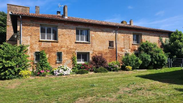 Propriété équestre sur 8 ha dans le Tarn